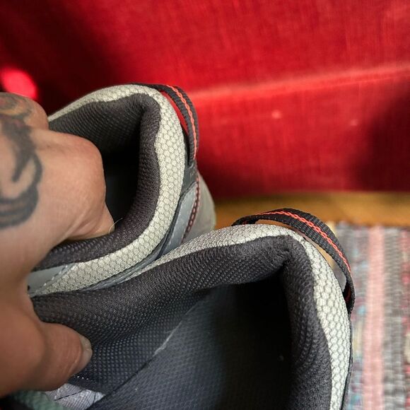 Saucony Women’s Sneakers in Gray and Green with Orange Laces Size 9 - Picture 14 of 15